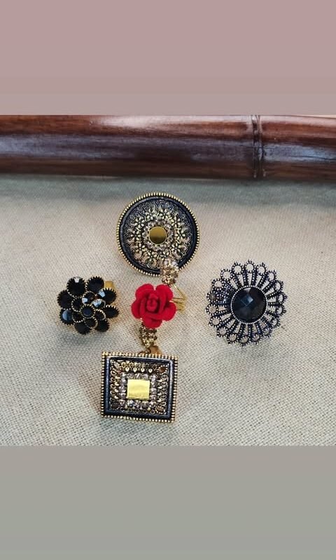 Finger rings 1