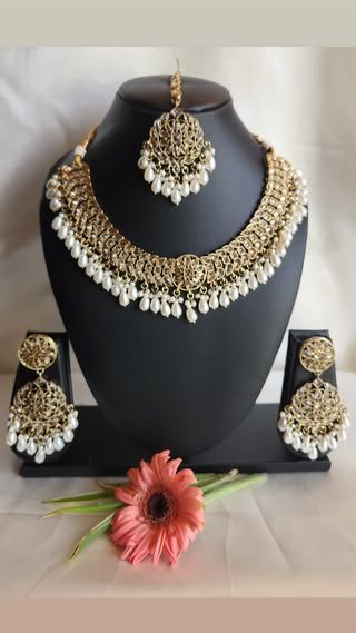 Necklace 23
