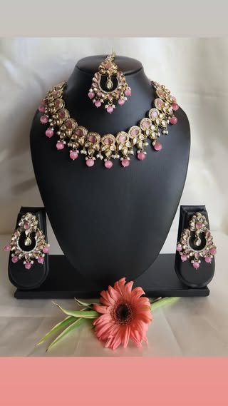 Necklace 32