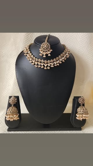 Necklace 48