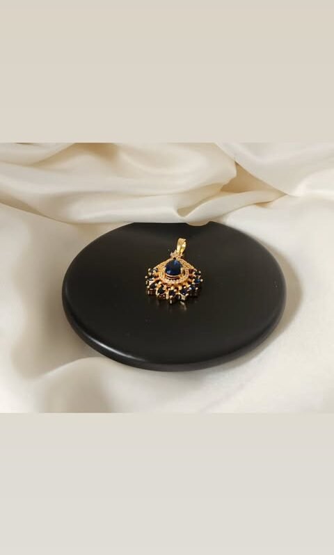 Pendants 3