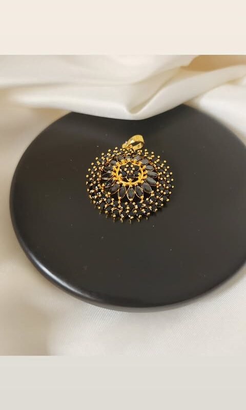 Pendants 6